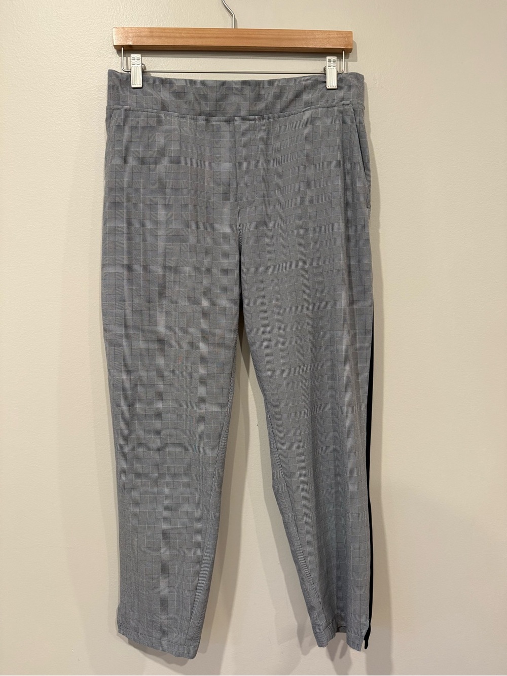Athleta Brooklyn Plaid Ankle Pants Side Stripe Grey 10 Track Pants Houndstooth
